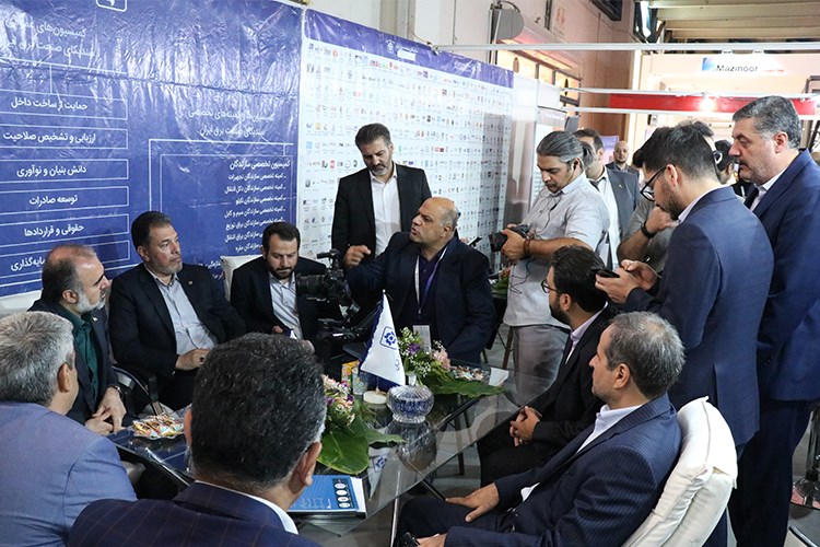 قدرتمند، موثر و درخشان
